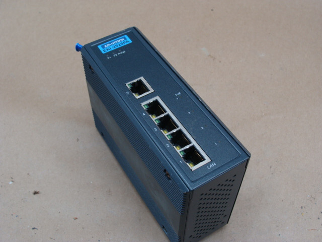 ADVANTECH 5-PORT INDUSTRIAL UNMANAGED ETHERNET SWITCH W/4-PORT PoE EKI-2525PA
