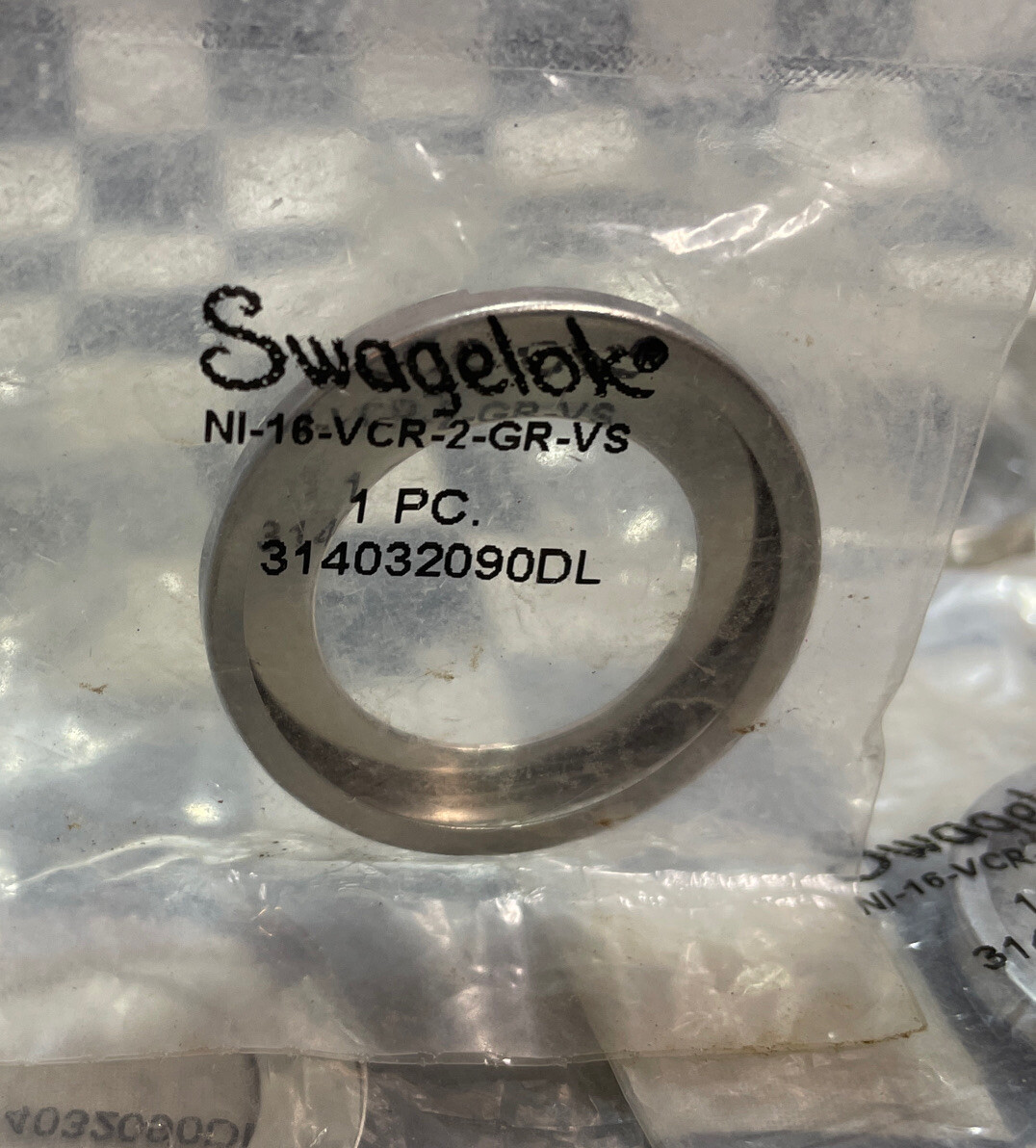 SWAGELOK VCR Face Seal 1″, NI-16-VCR-2-GR-VS, LOT OF 12, SHIPSAMEDAY#1327D1