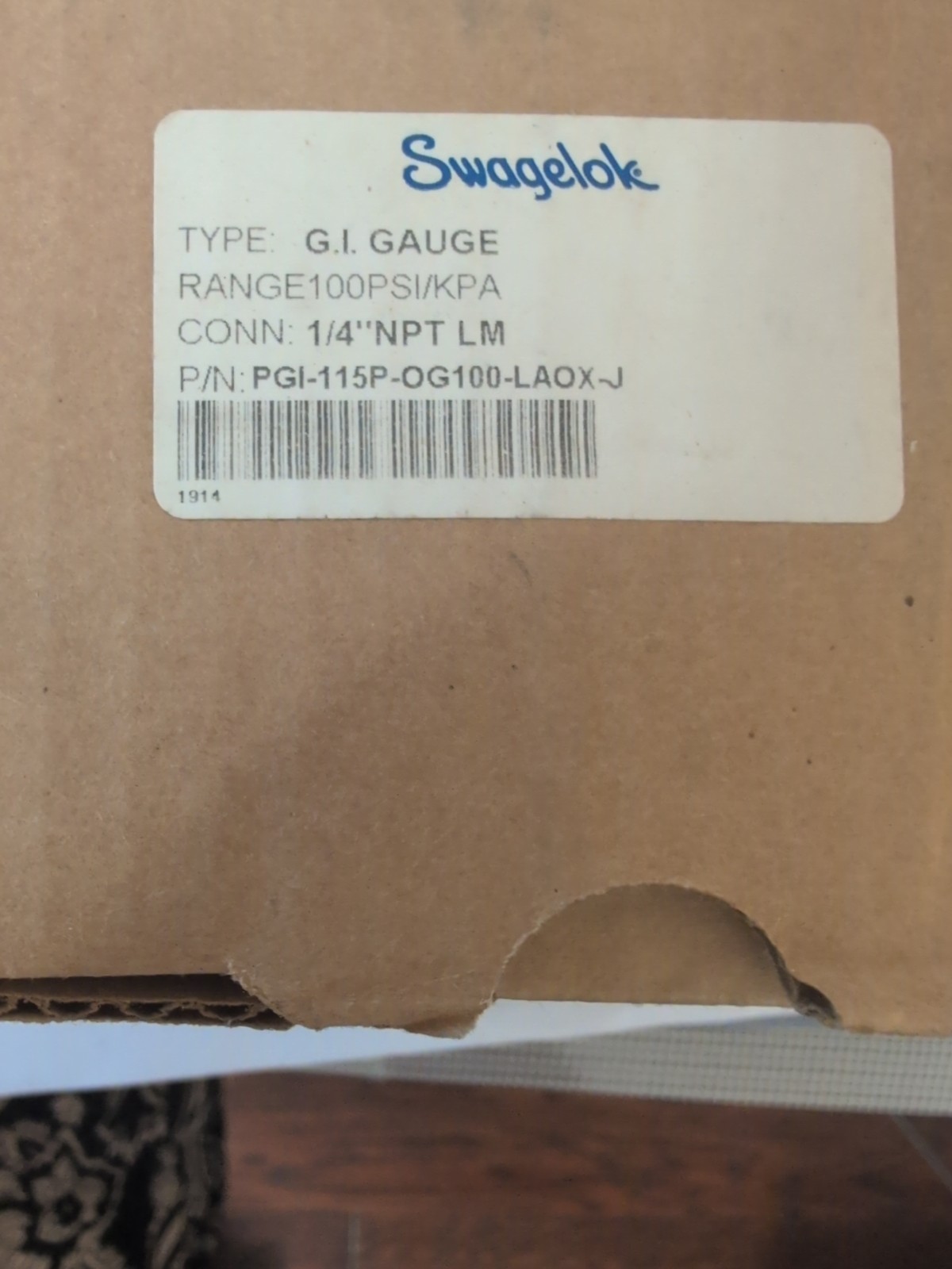 SWAGELOK GI GAUGE RANGE 100PSI/KPA 1/4MNPT LM PGI-115P-OG100-LAOX-J