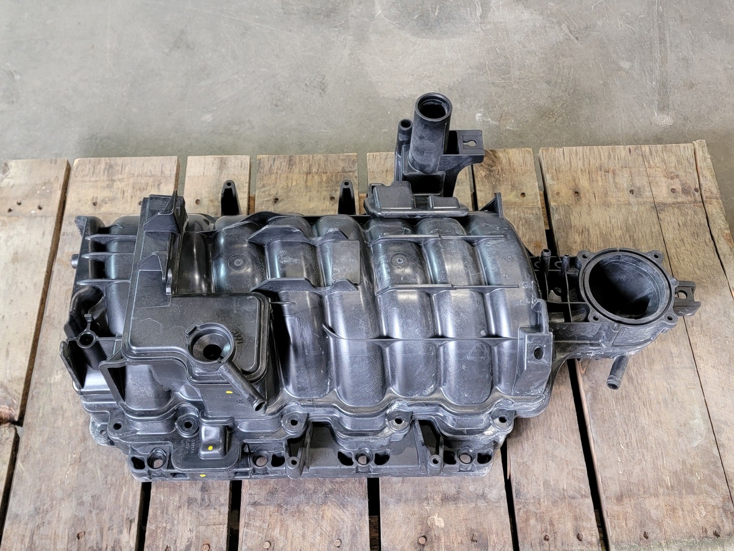 SURPLUS NEW MOPAR 68194114AC Engine Intake Manifold Kit – Transportation