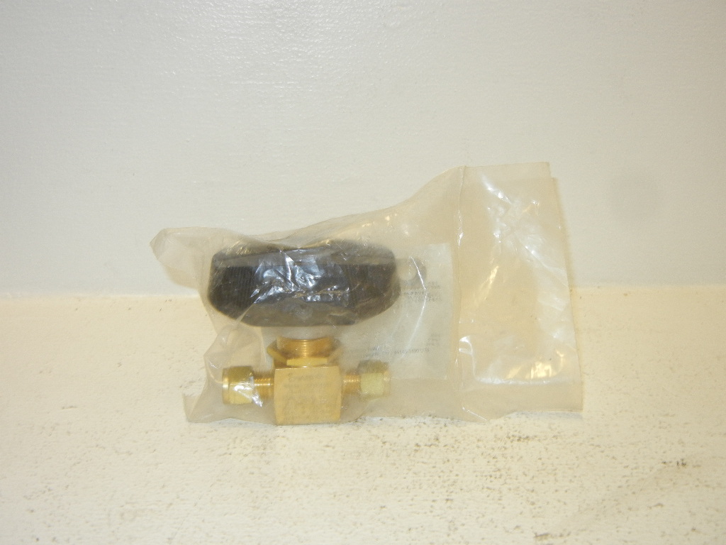SWAGELOK B-44S6-LL NEW 3/8″ BRASS BALL VALVE W/ LOCKING HANDLE 2200 PSI B44S6LL