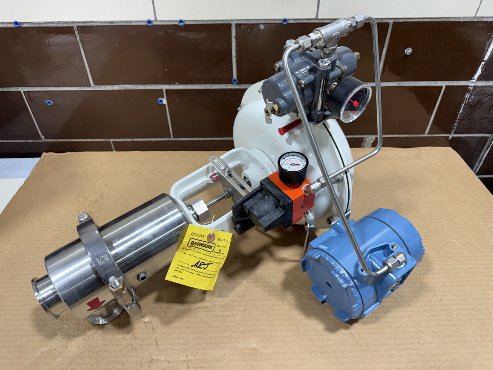 *NEW* Baumann Fisher Rosemount 54-84 431SA 30VDC 7-13 PSI Valve