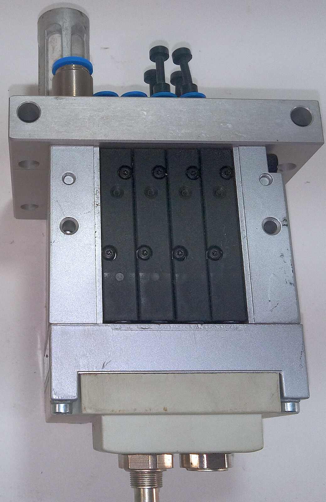 1 USED FESTO CPV10 4 SLOT MANIFOLD & CPV10-GE-FB-4 VALVE ASSEMBLY **MAKE OFFER**