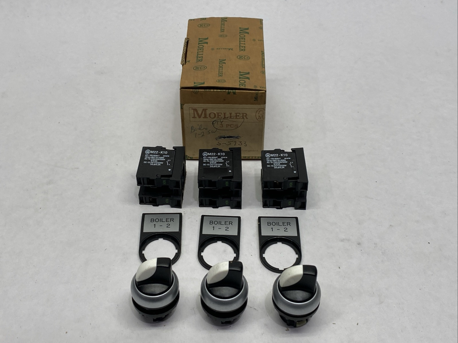 Moeller S-5733 2-Position Selector Switch Assembly Black Boiler 1-2 LOT OF 3
