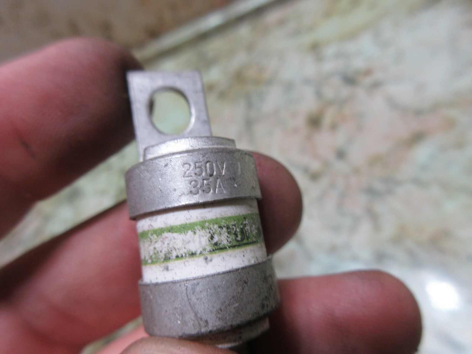 KYOSAN CLEARUP FUSE 250V 35A H35 KYOSAN 25FH35 EACH 1