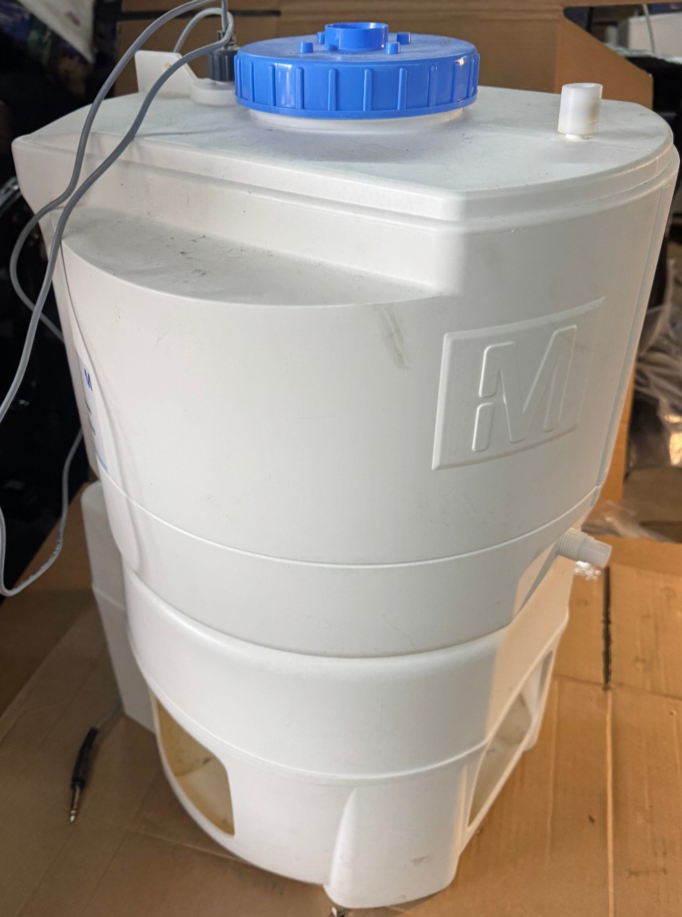 Millipore TankPE030 30 Liter Polyethylene Storage Tank