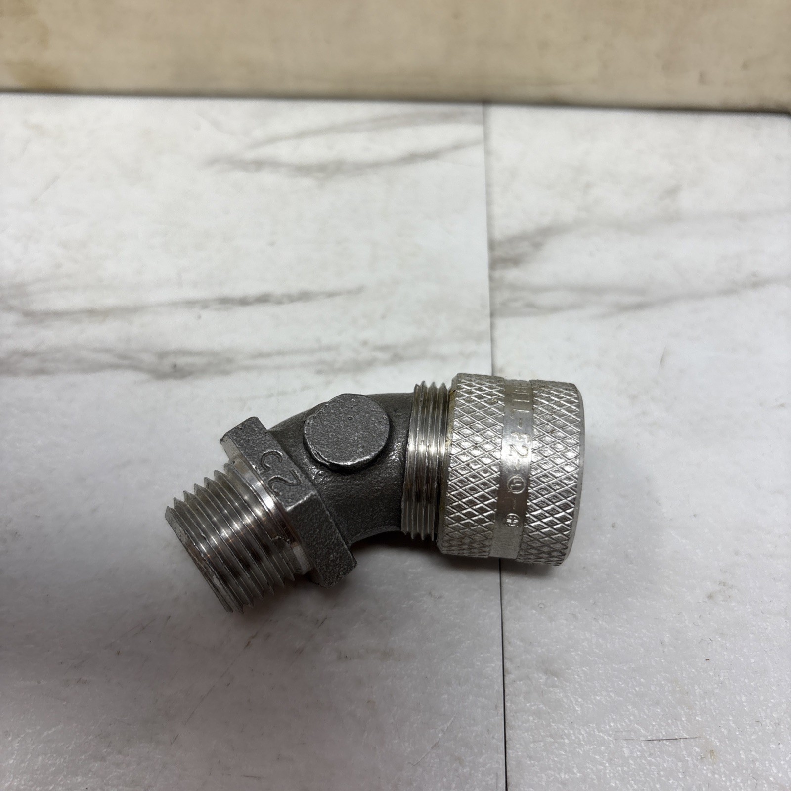Lot Of 28 Hubbell VHC1023 Aluminum Cord Connector