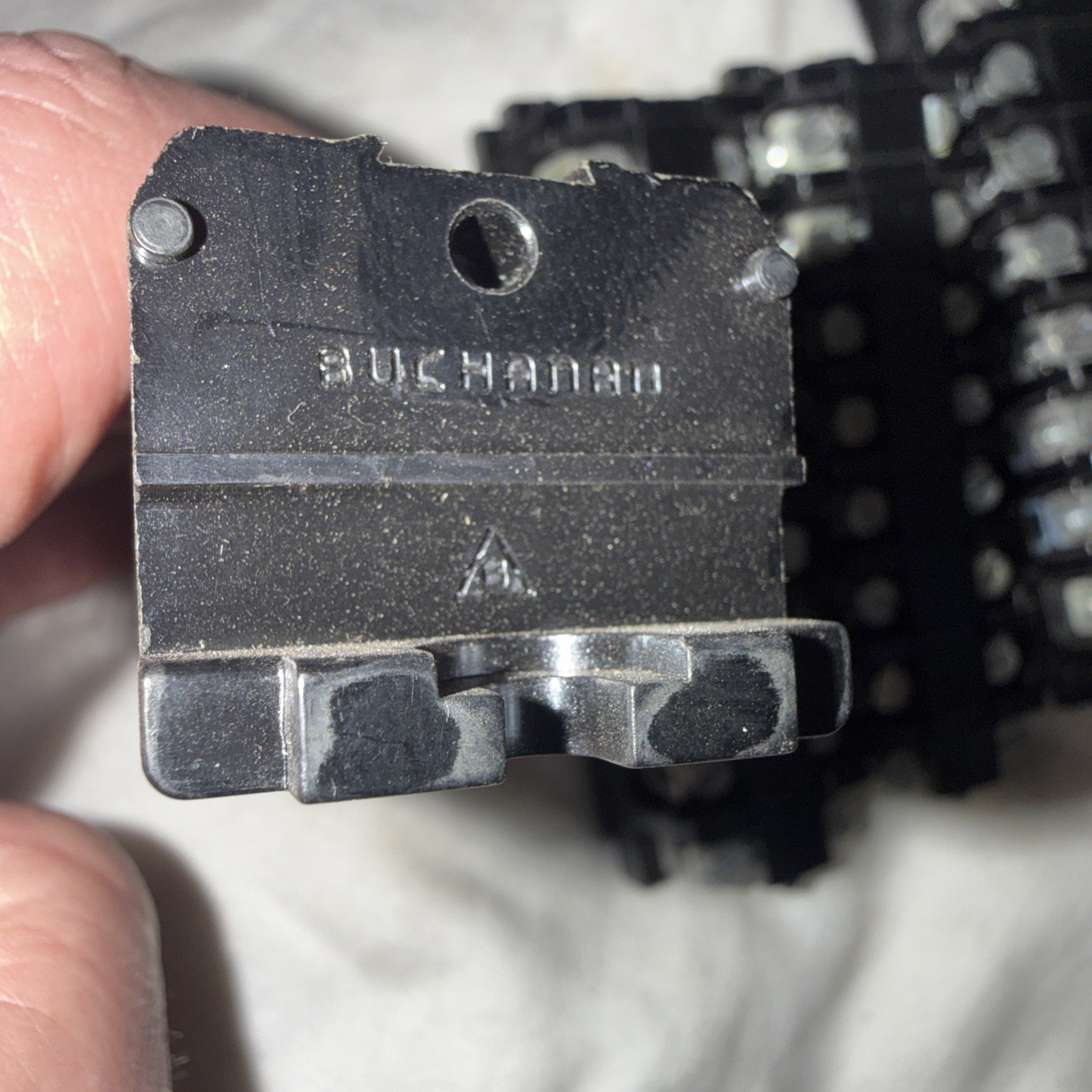 80 + Buchanan Medium Duty 524 Flat base Sectional Terminal Blocks