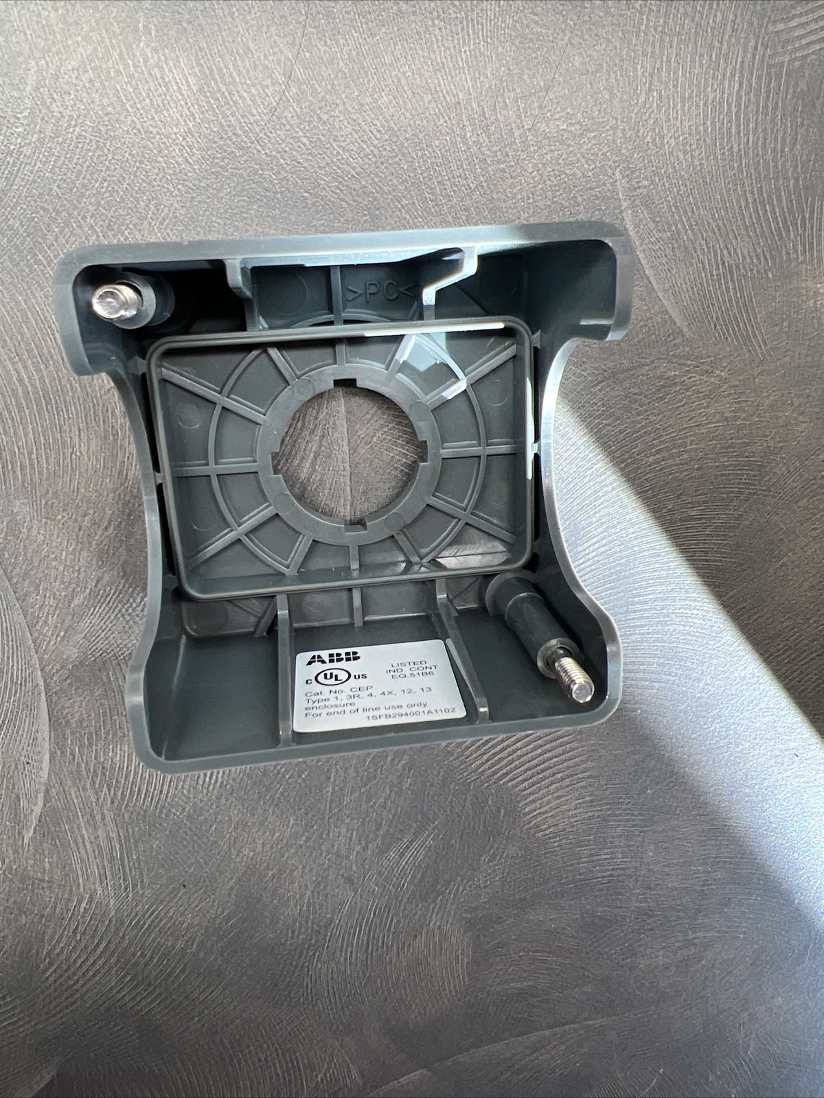 NEW NEVER USED ABB CEP1-0 COMPACT PUSHBUTTON / ESTOP BOX