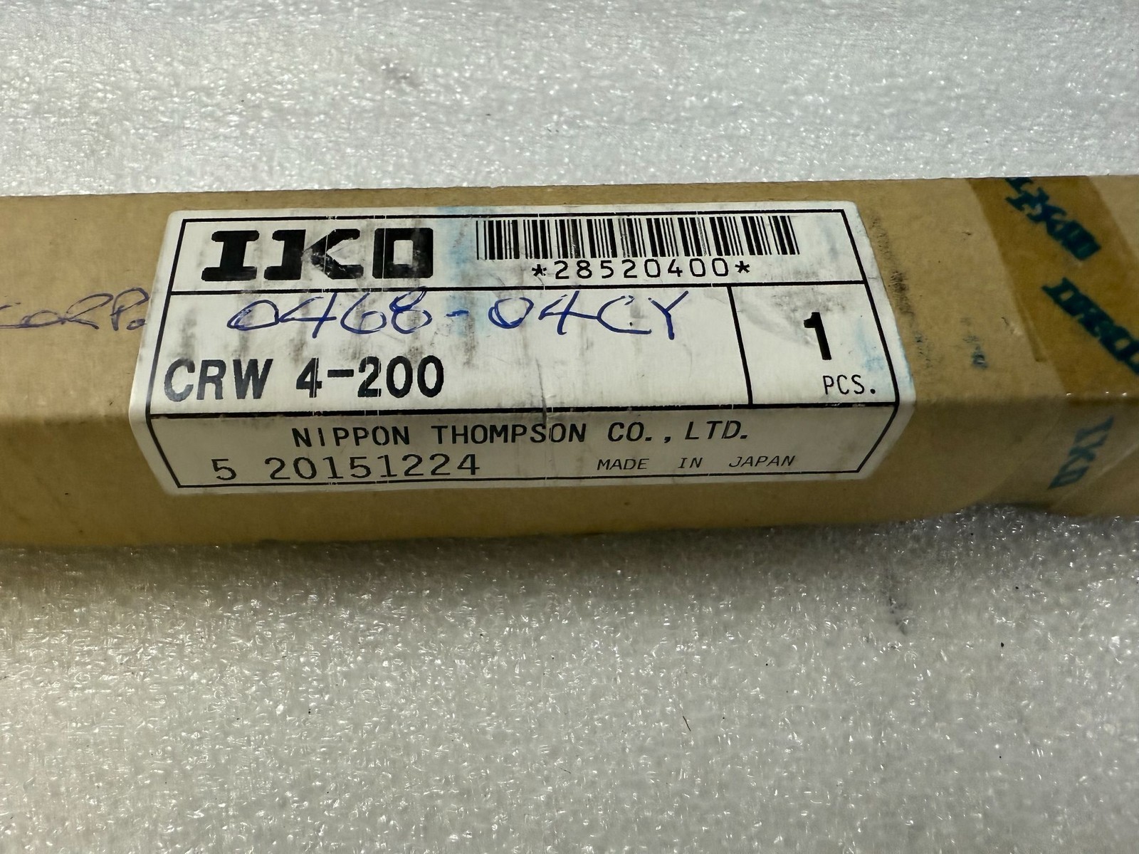 IKO CRW4-200 Crossed Roller Guide Way NEW