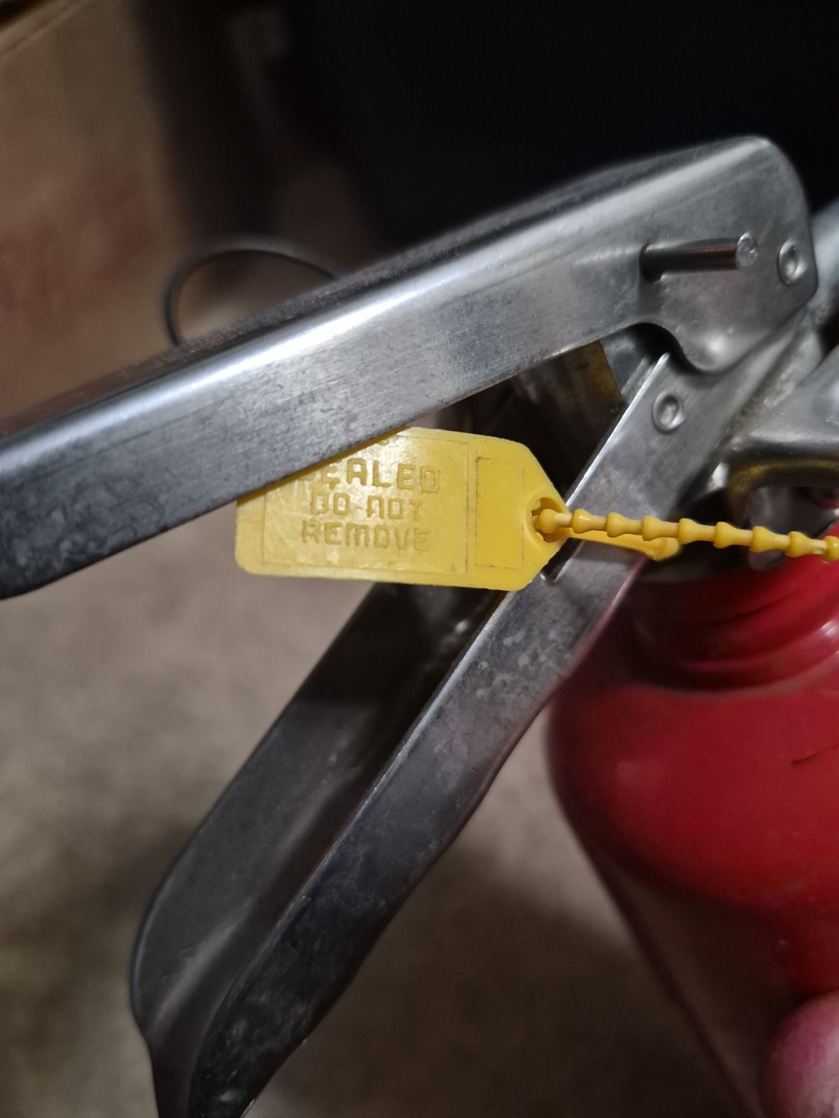 Badger 21007865 2.5 lb ABC Fire Extinguisher with Vehicle Bracket and insp. tag.