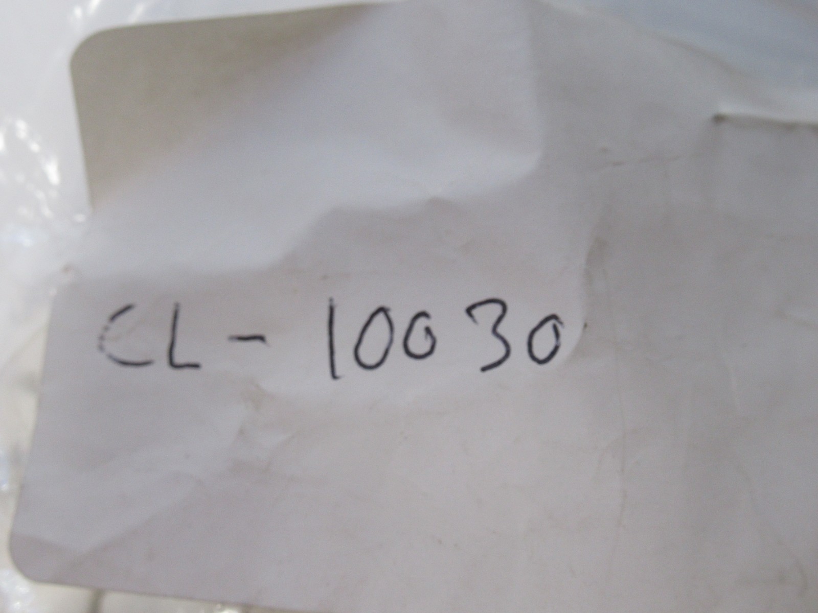 (NEW -Lot of 2) LEVITON CL-10030 , CL10030 T5 Turn-Type Lampholder Bi-Pin Socket
