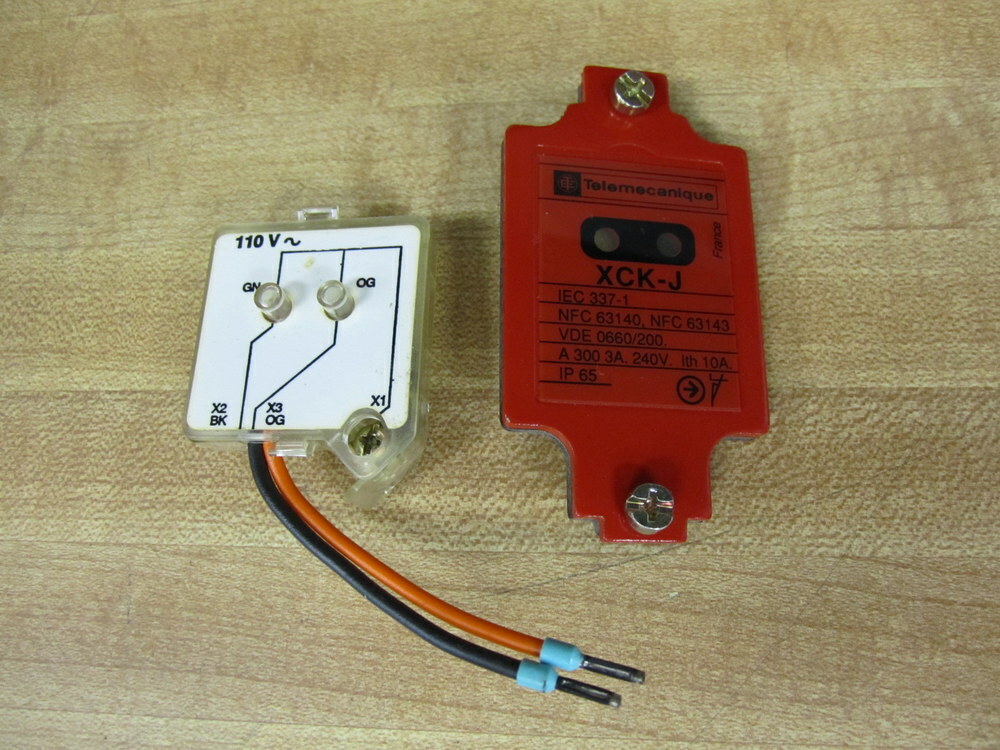 Telemecanique XCK-J Limit Switch XCKJ 092856 Red /Cover & Contact Only