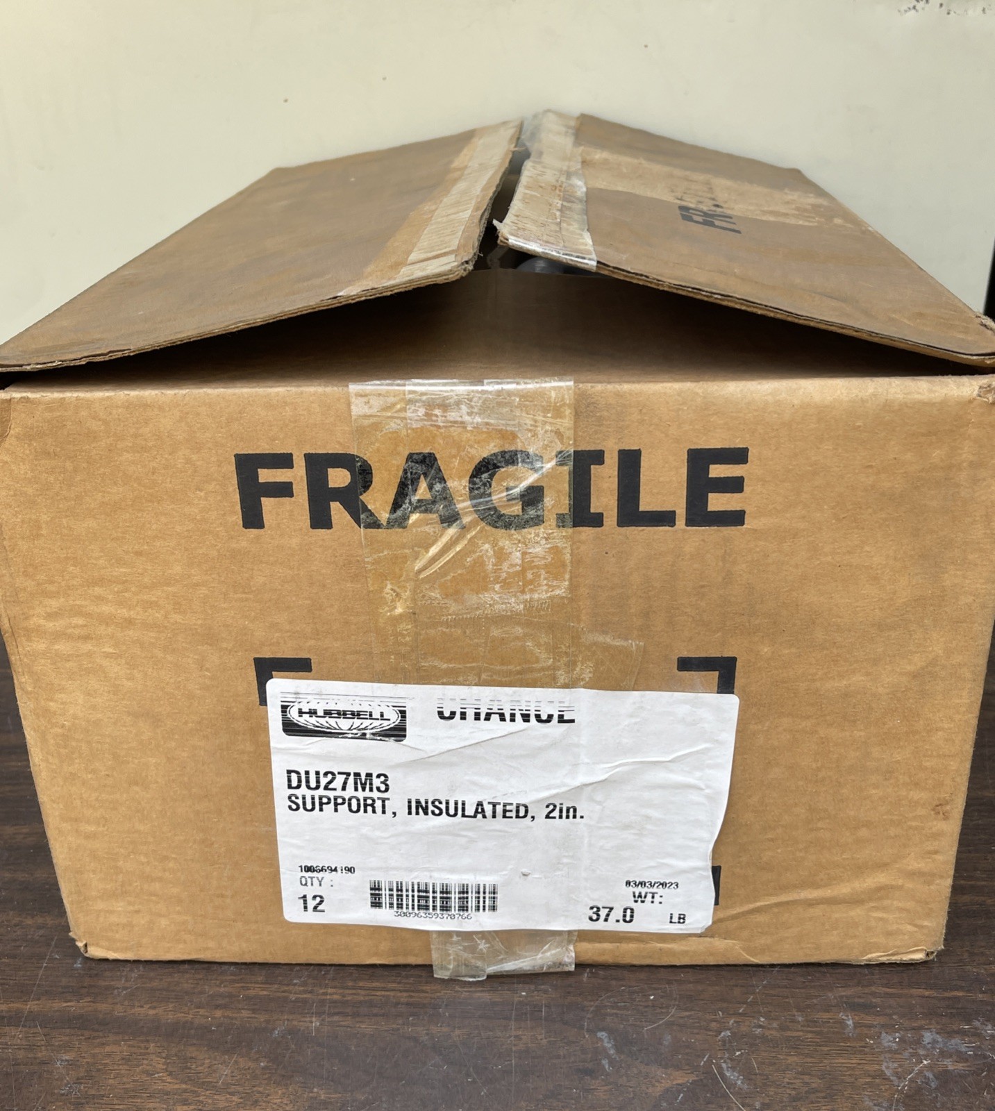 Box of 12 Hubbell Chance DU27M3 Insulated 2in Cable Supports Split Porcelain