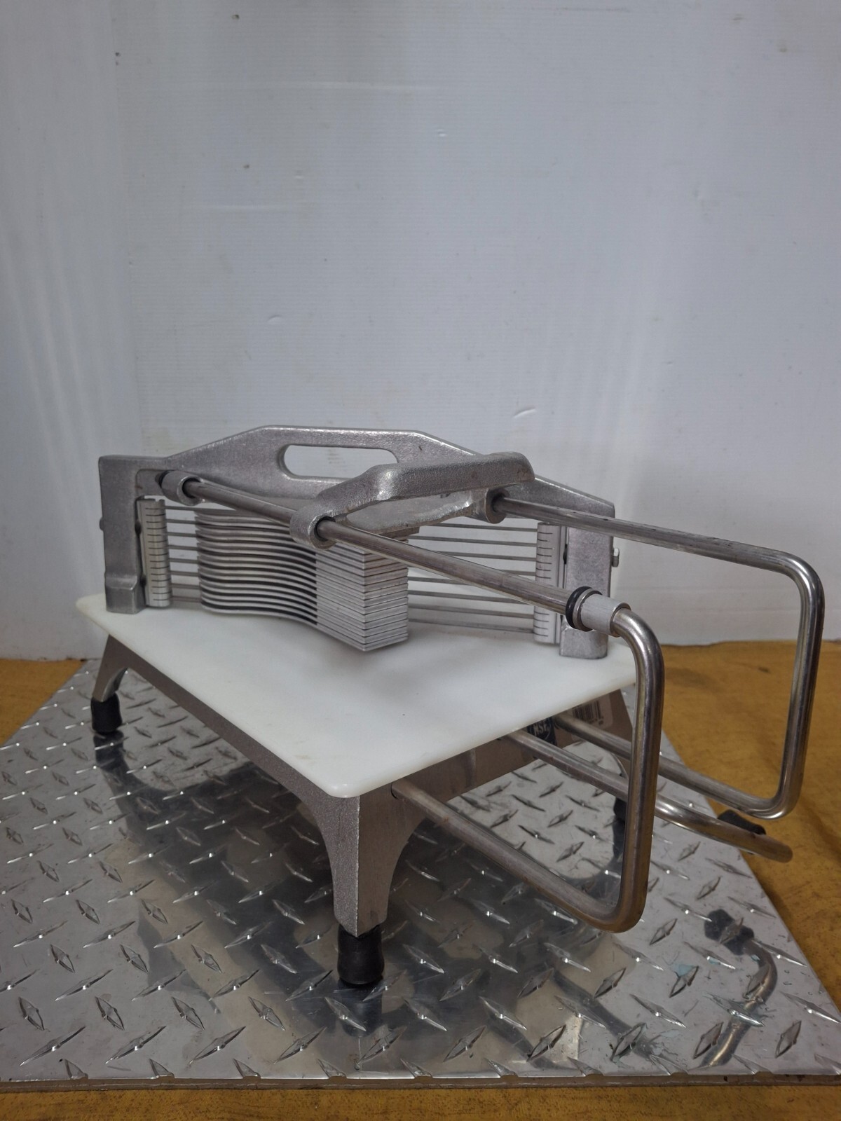 Vollrath Lincoln 0643N Redco Tomato Pro Slicer 3/16 inch Cut Straight Blade