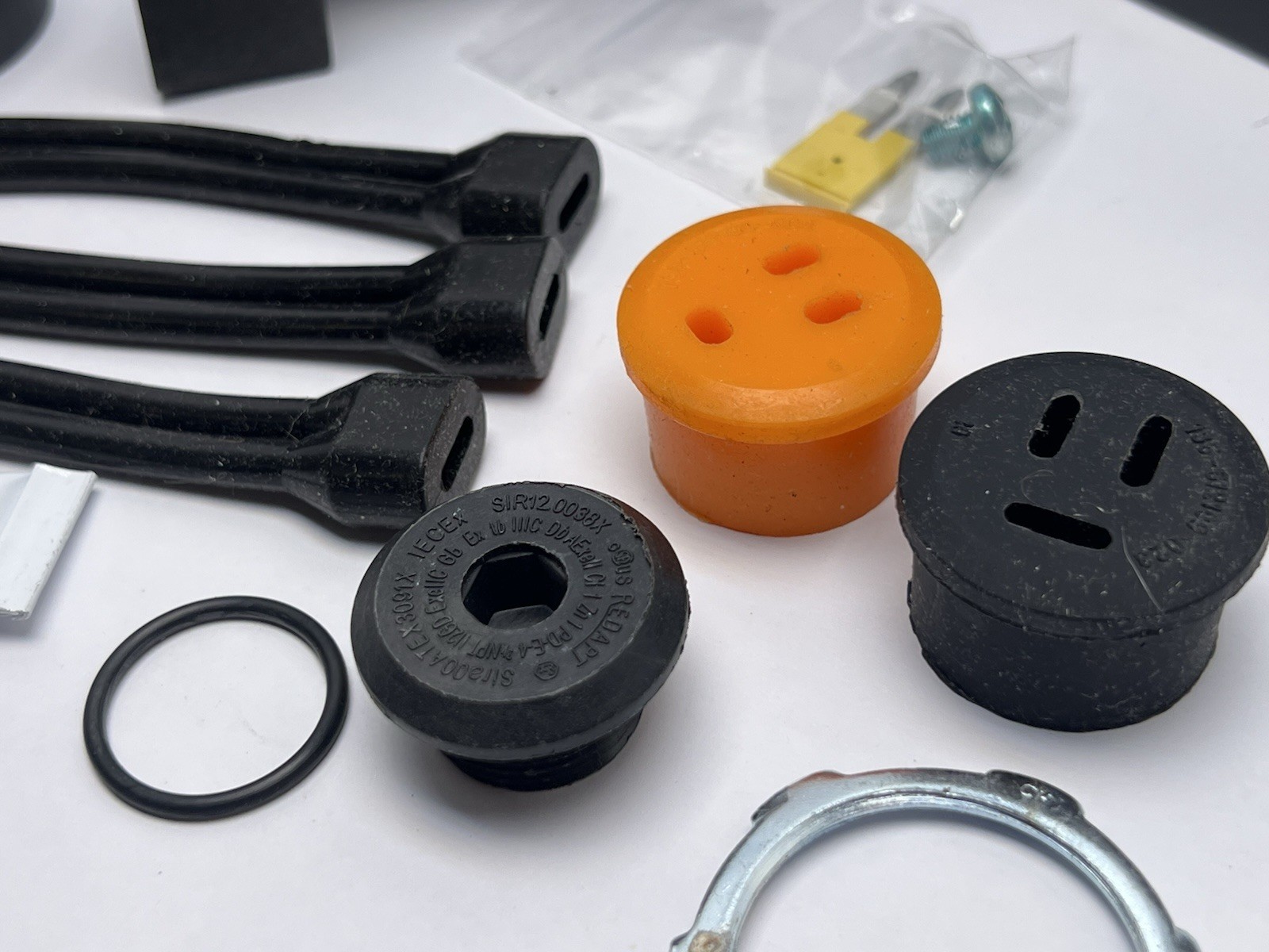Chromalox UMC Multiple Power Connection Splice Tee Kit for Heat Trace Cables NEW