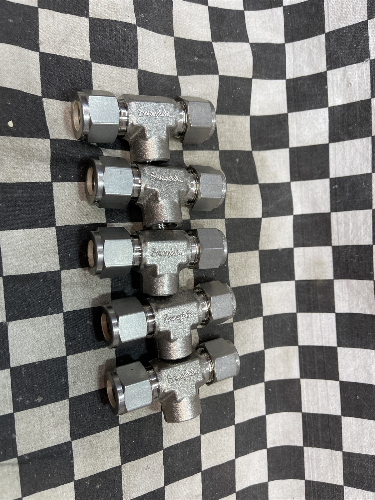 SWAGELOK Female Branch Tee, SS-810-3-4TTF SS81034TTF LOT OF 5 SHIPSAMEDAY#1606V2