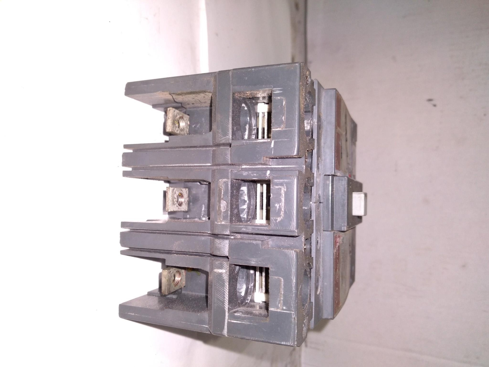 GE SPECTRA RMS CURRENT LIMITING CIRCUIT BREAKER SELA6AT0060 600VAC 3POLE
