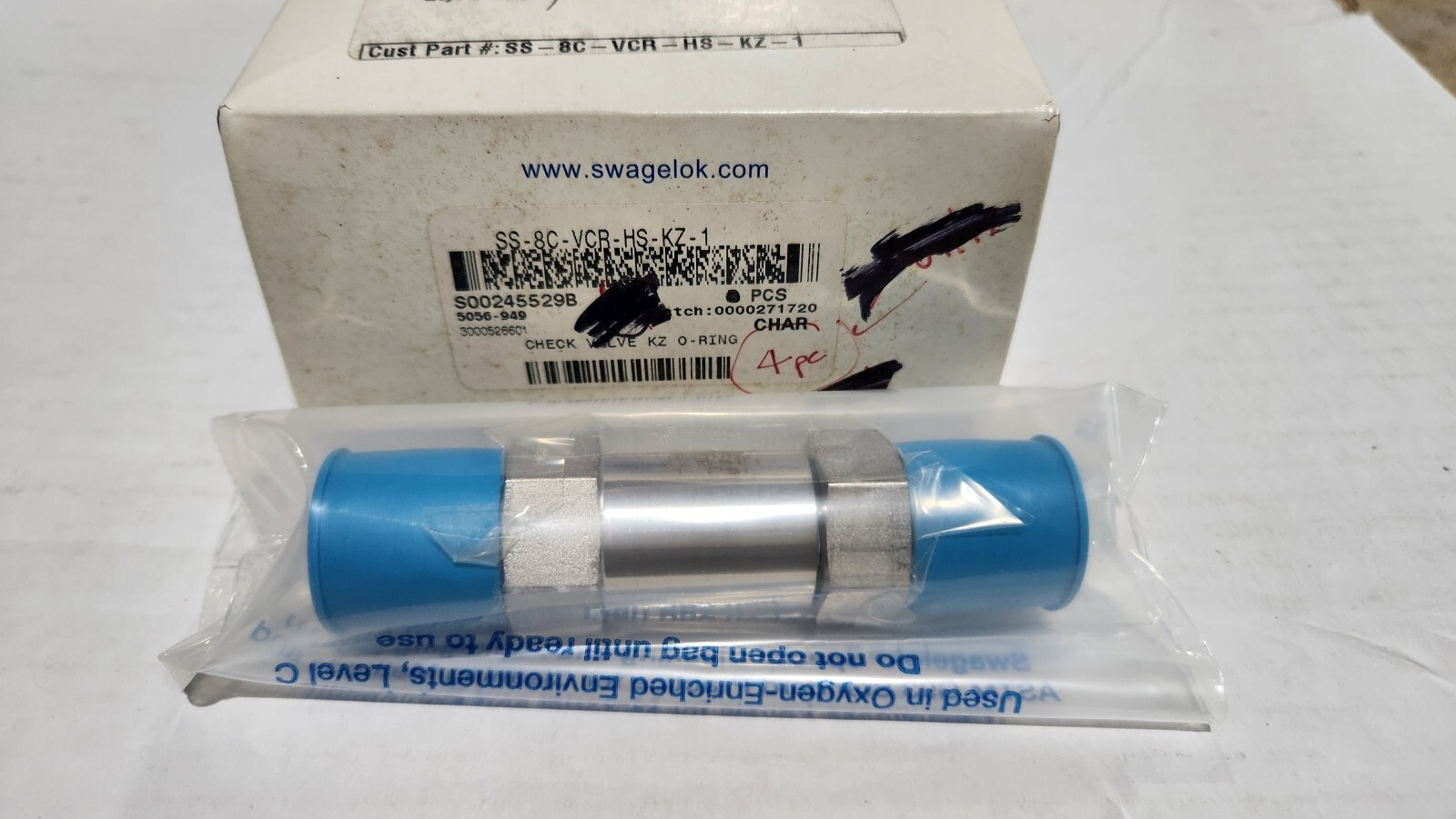 NEW SS-8C-VCR-HS-KZ-1 Swagelok Stainless Poppet Check Valve Kalrez Oring