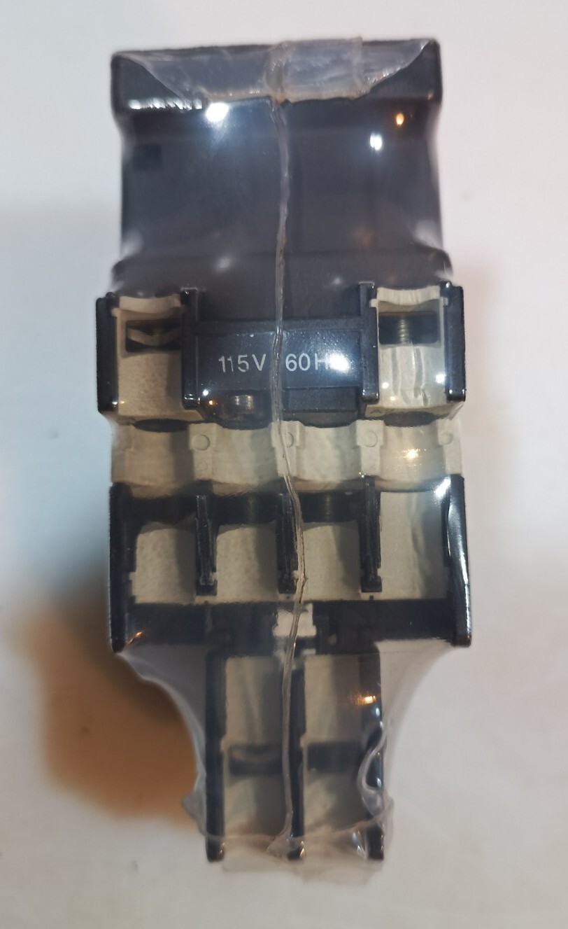 MOELLER DIL 00 M Contactor/ Overload Relay(115V-Coil)-(20-Amp)