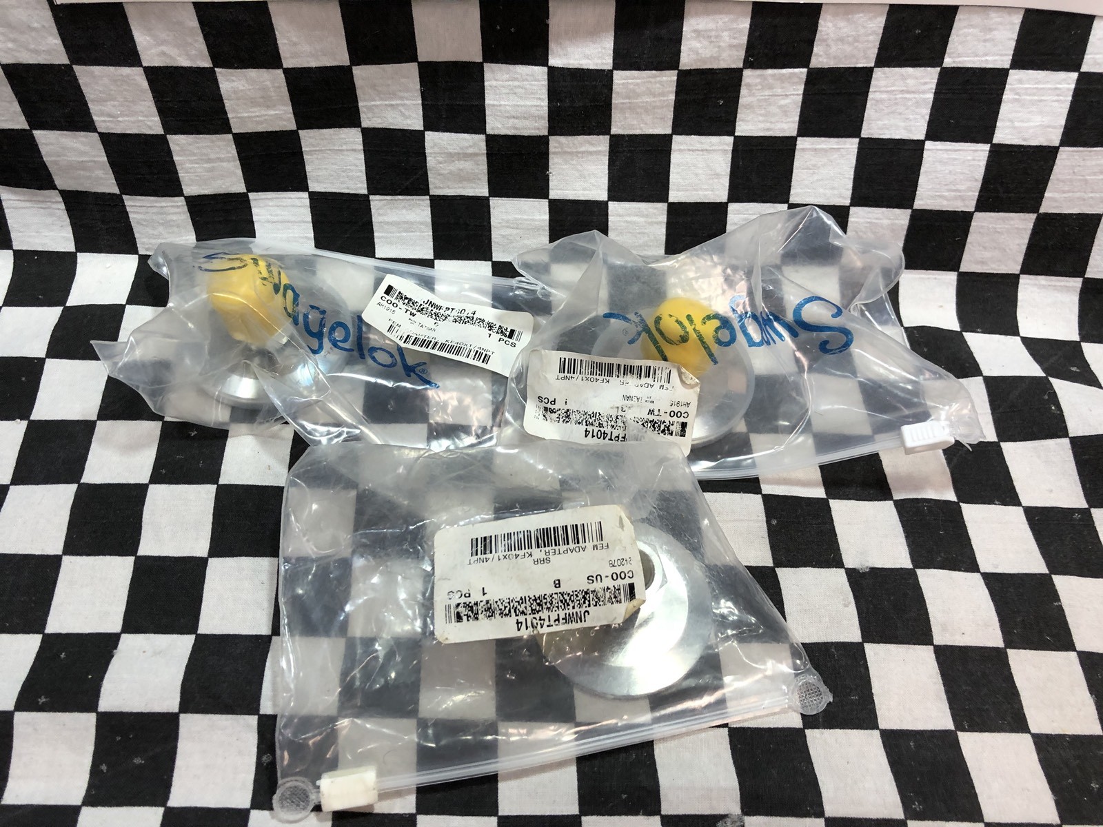 LOT OF 3 Swagelok ADAPTER KF-40 X 1/4″ FNPT, JNWFPT1014, Shipsameday#1606E3