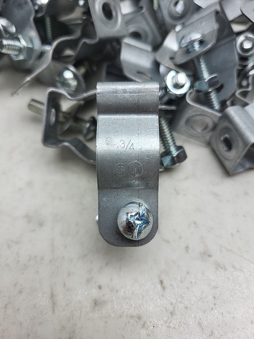 88 Pack Mixed Lot Steel City 6H1-B Conduit Hanger w/ Bolt For 3/4″ Some NOT Galv
