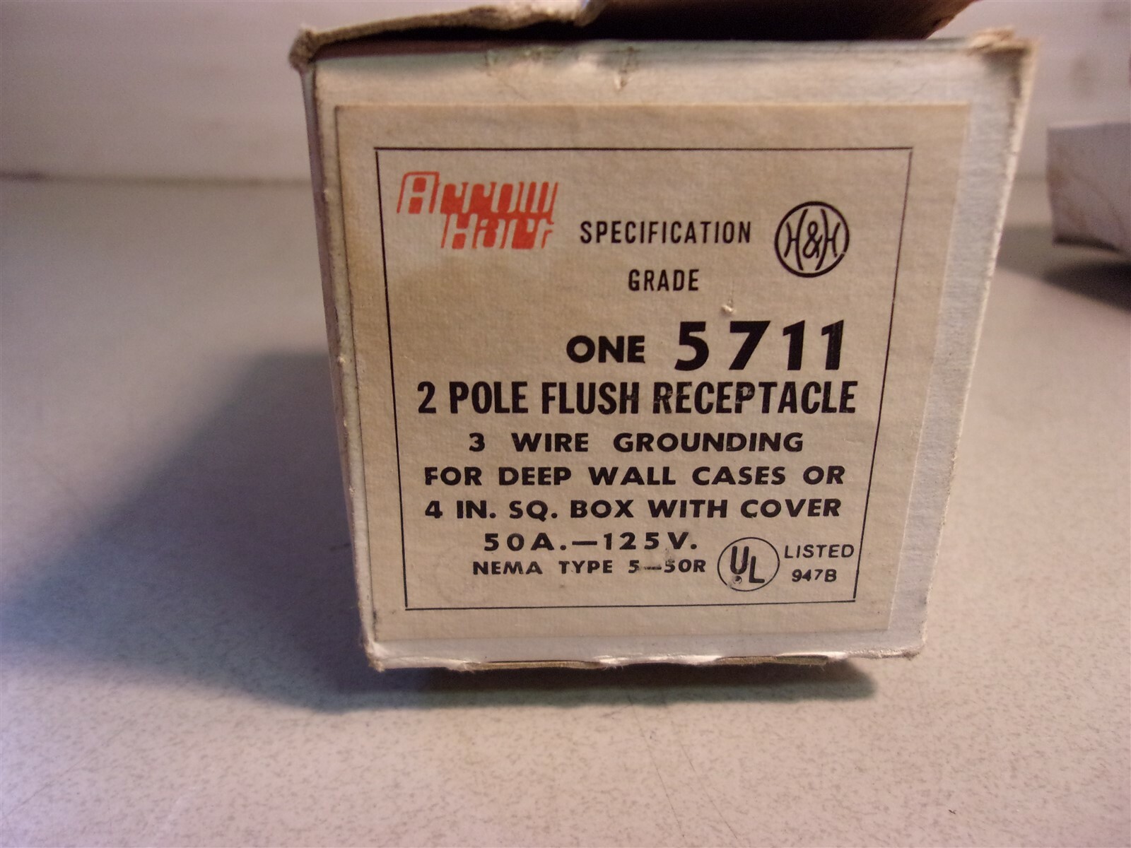 NEW Arrow Hart 5711 50A-125V 2P 3W Grounding Flush receptacle *FREE SHIPPING*