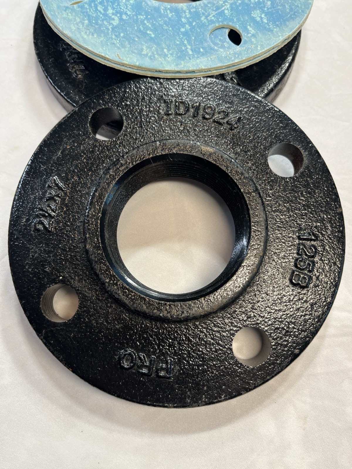 (2) – PRO Pipe Flanges 2-1/2″ X 7″ with Gaskets – 125B, ID1924