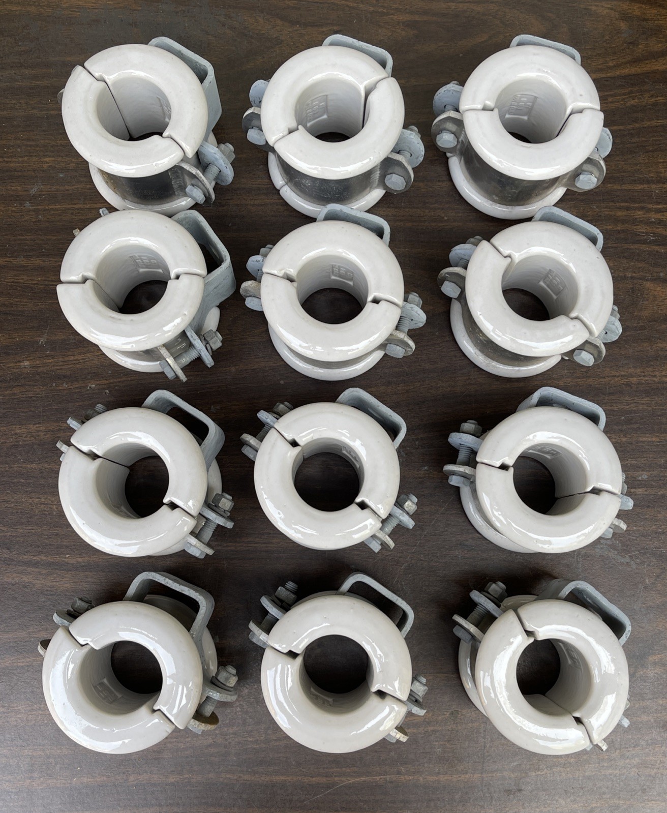 Box of 12 Hubbell Chance DU27M3 Insulated 2in Cable Supports Split Porcelain