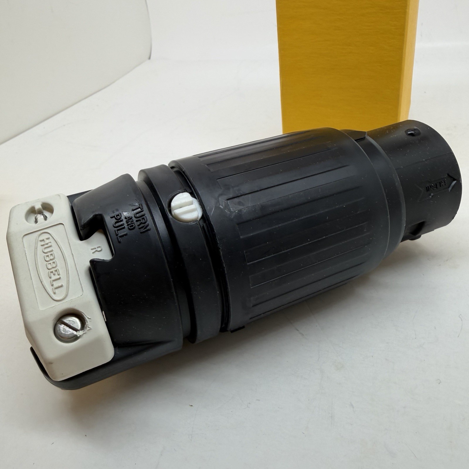 NEW HUBBELL CS8164C 50A 480V 3PH TWIST LOCK FEMALE CONNECTOR NIB