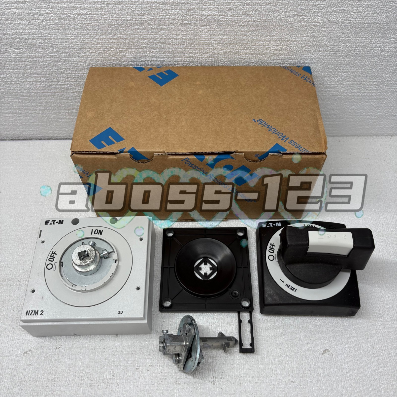 Eaton NZM2-XTVD-60 lever key#1pcs new in box