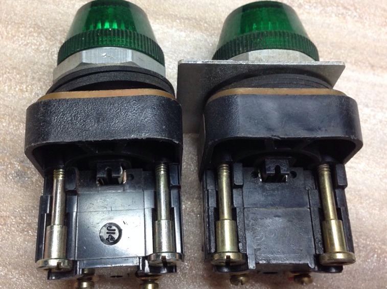 ALLEN BRADLEY 800T-P16, 800TP16, GREEN PILOT LIGHT 120V, LOT OF 10, SHIPSAMEDAY