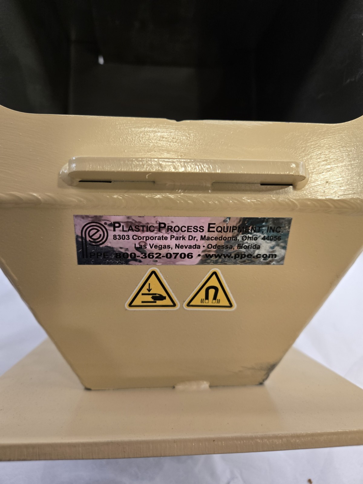 Plastic Process Equipment, Magnetic Drawer PPE