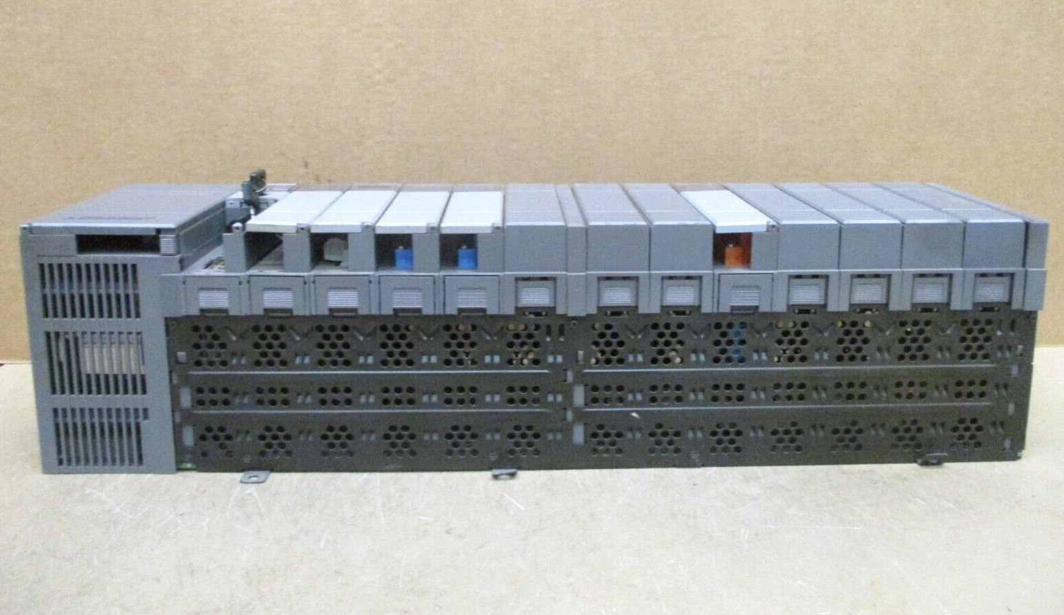 Allen-Bradley SLC 500 1746-P3 SLC 5/04 CPU 1747-L542 1747-DCM 1747-SDN 48691GN