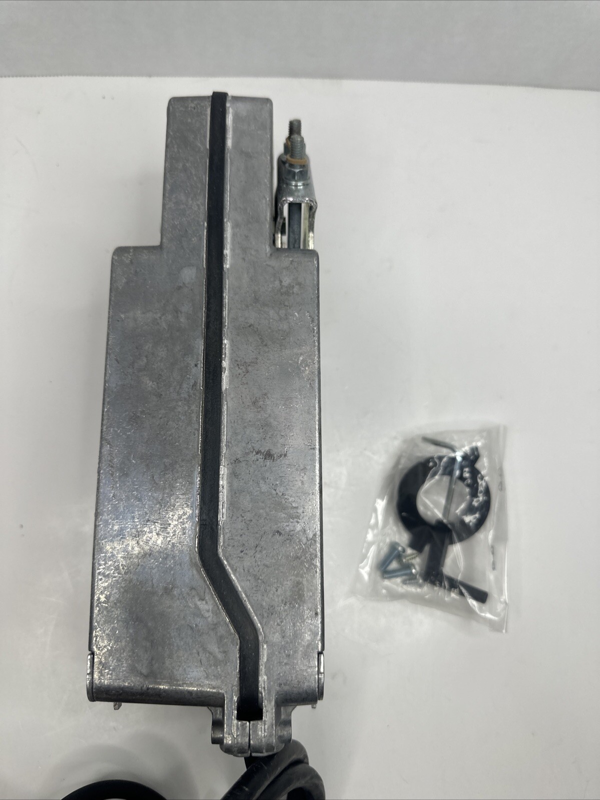 JOHNSON CONTROLS M9220-HGC-3 Rotary Actuator 24VAC 20Nm 177 in/lb Spring Return