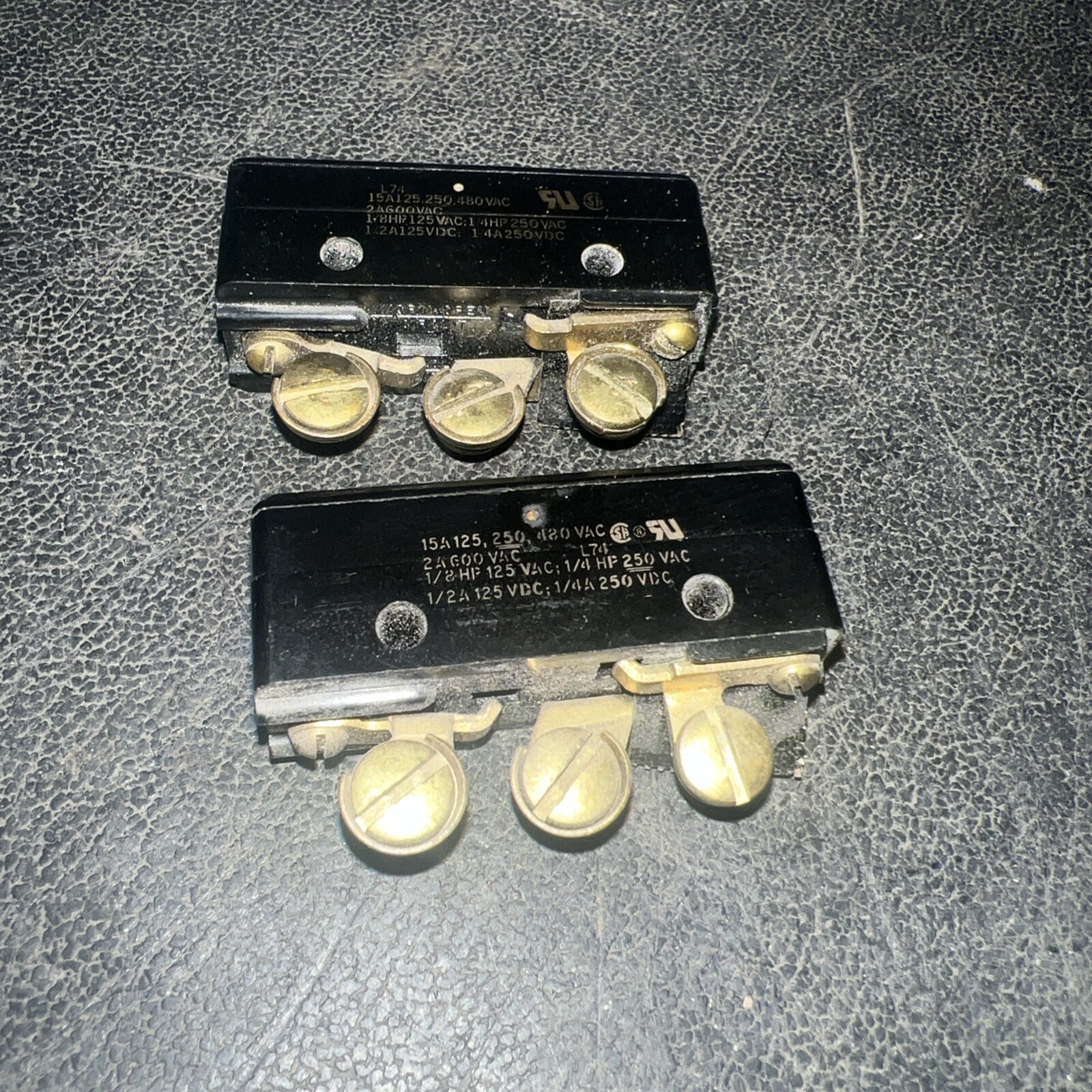 HONEYWELL BZ-2R-P1 15A 600V PIN PLUNGER SPDT BASIC MICRO SWITCH QTY 2 PIECES