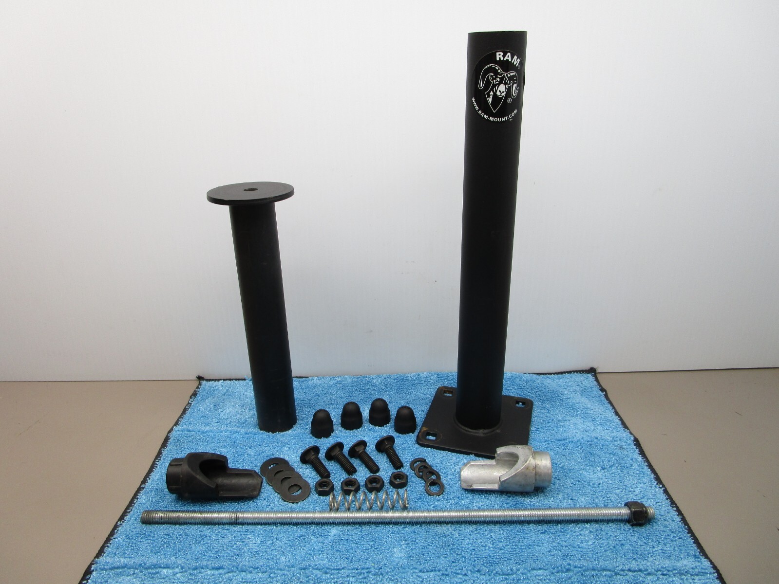RAM Mount RAM-VP Tele-Pole Assembly 12″ Lower Pole and 9″ Upper Pole