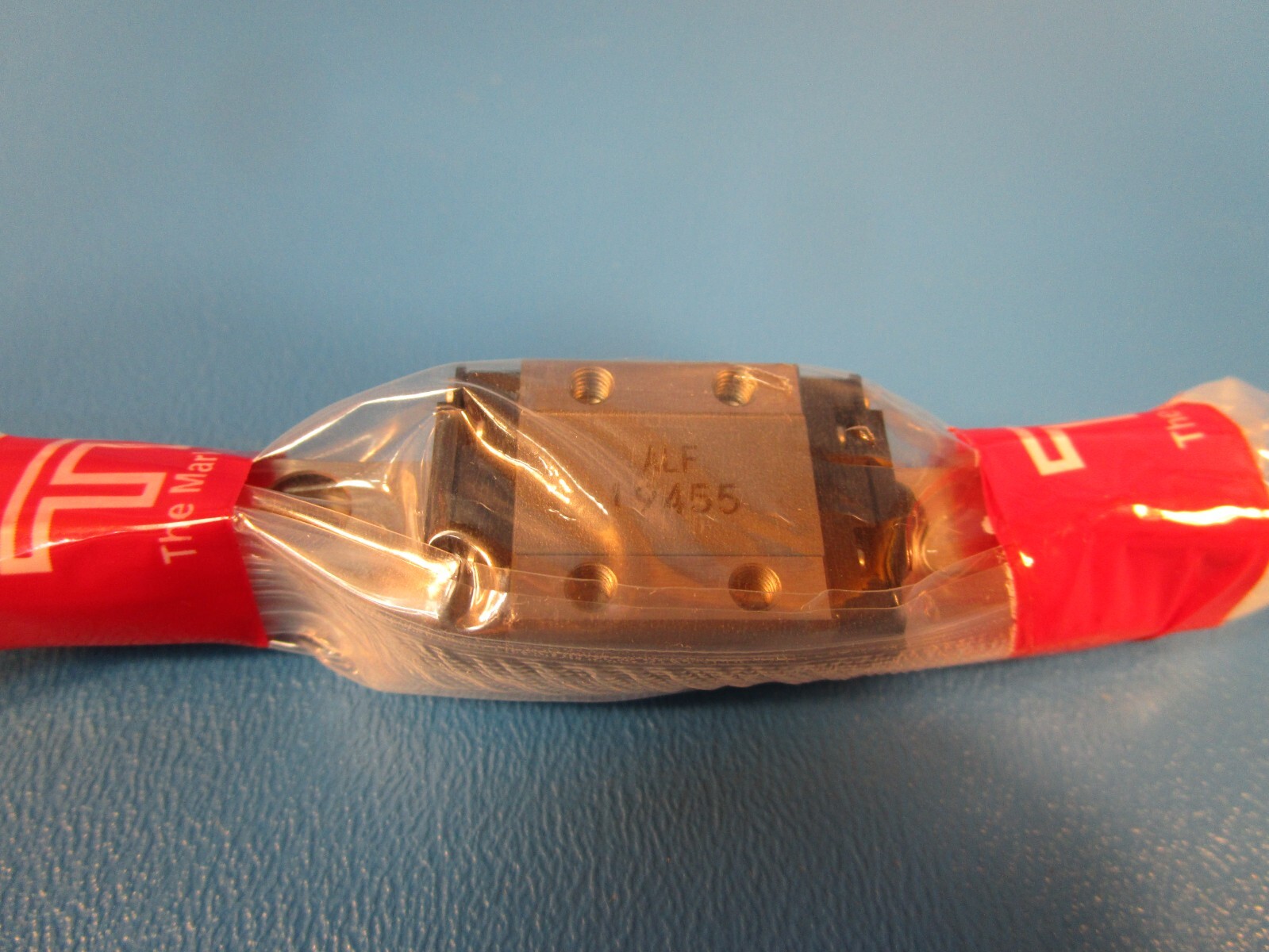 THK SRS9XGMUUCSS +231LM, One SRS9XGM Linear Guide Block on a 231mm Rail