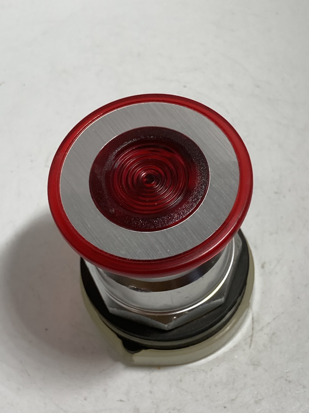 SQUARE D 9001-KR8R PUSHBUTTON OPERATOR RED ILL PUSH PULL NNB
