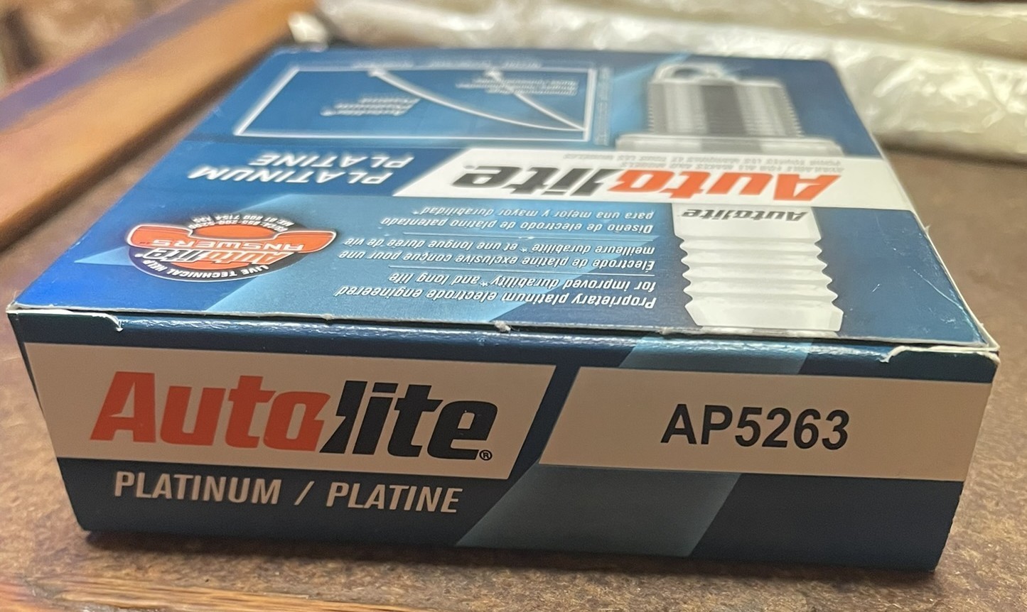 Pack of 4 – Autolite Platinum Spark Plugs – P/N:  AP5263 (NOS)