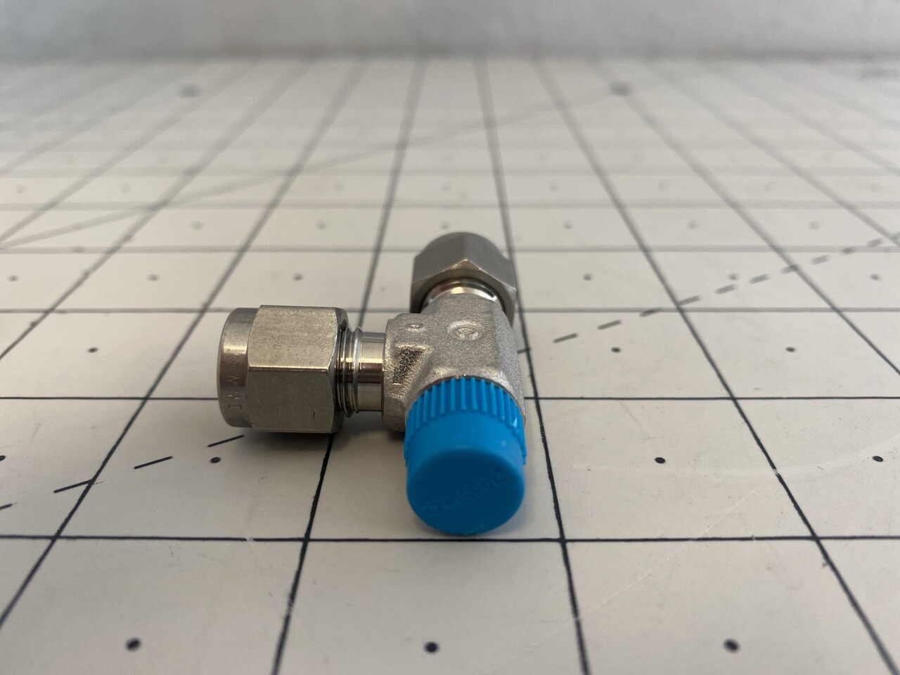 Swagelok Tube Fitting, Male Run Tee PN: SS-200-3-4TMT