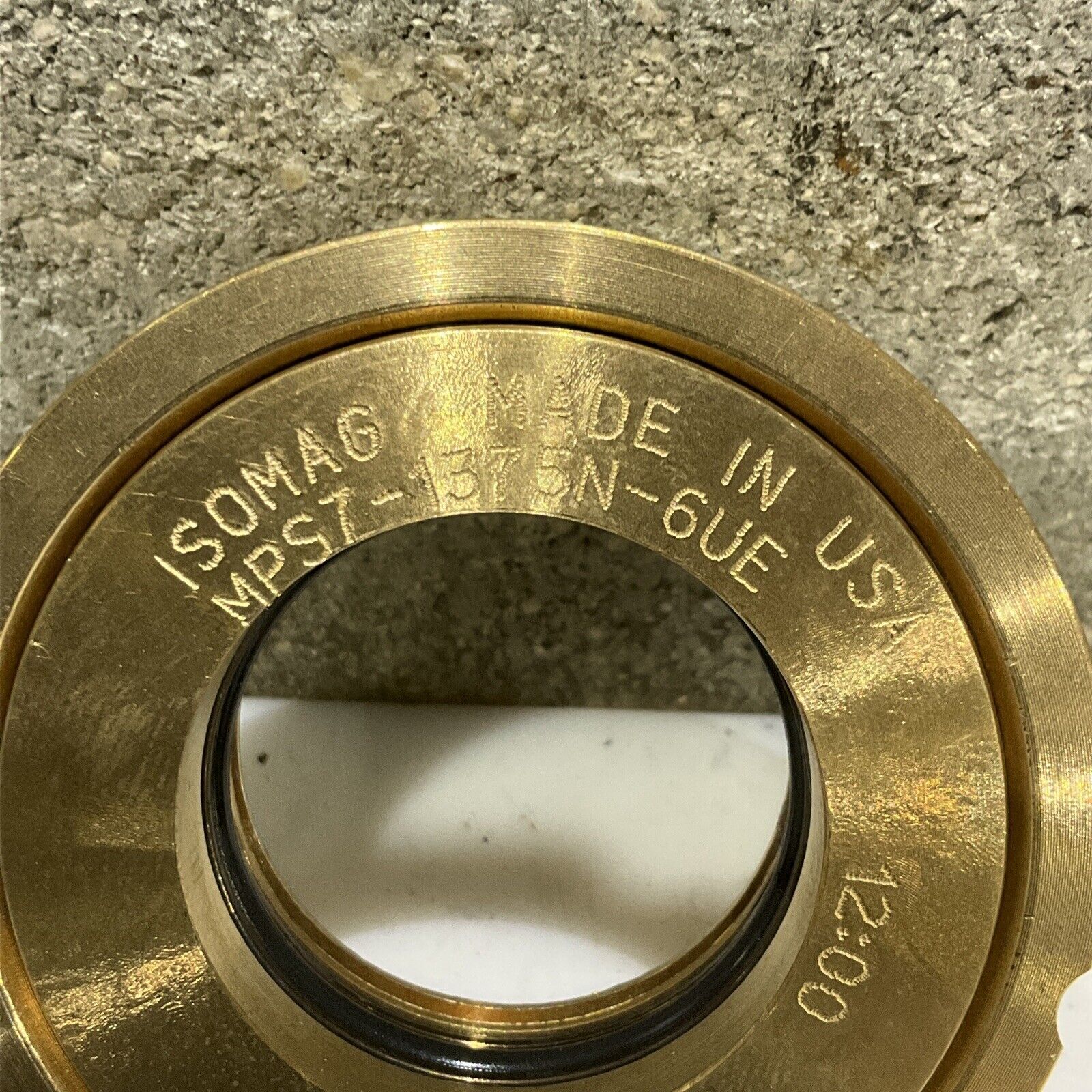 ISOMAG PI0005612 1375MP2375 V7 UL NARROW MAGNUM P SERIES SEAL EC27 678