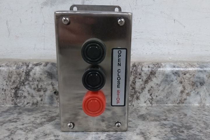 American Garage Doors 3B4X-SS 125/250VAC 3 Button Control Station