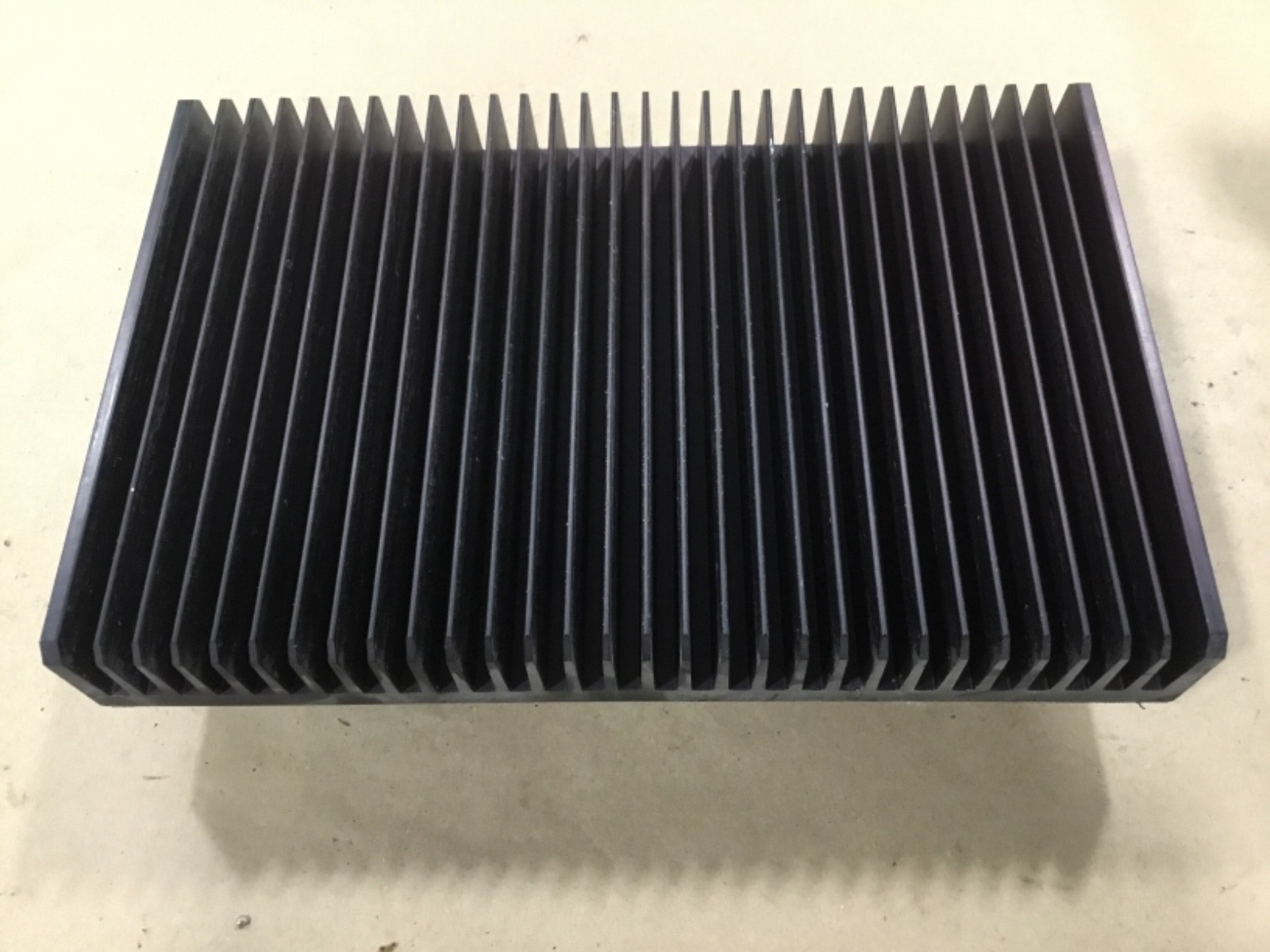 Heatsink With 4 Solid State Relays 480D45-12 Opto 22 Relay Base #958DKB61PR3