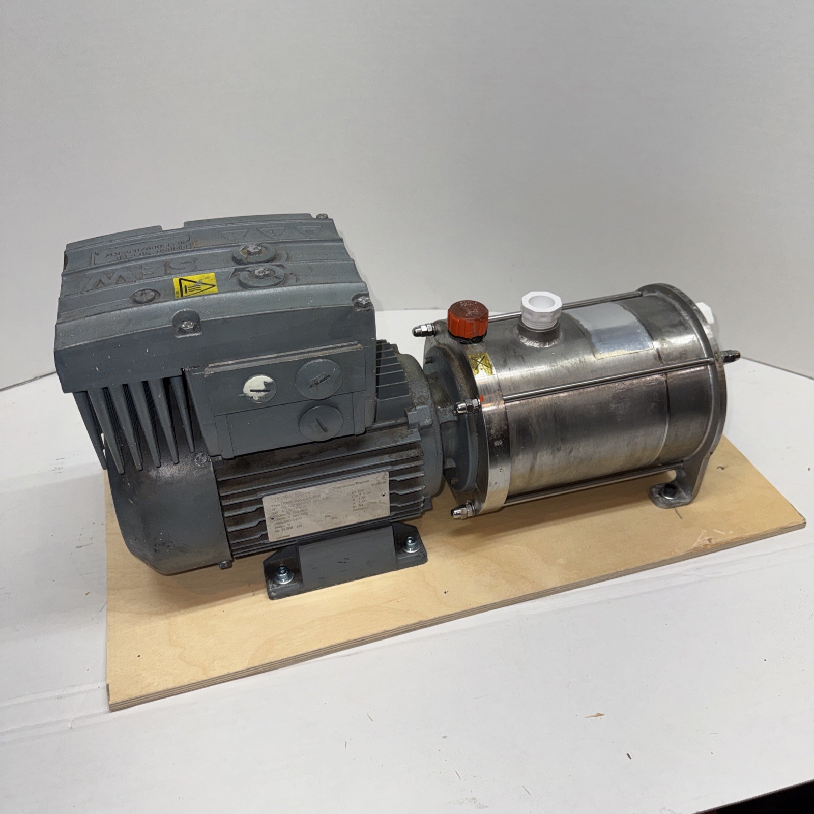 SEW DT80K-F4/MM05/BW1 F5.148.1055/01 Motor Pump 3ph 0.55kw 280-1400RPM 380-500V