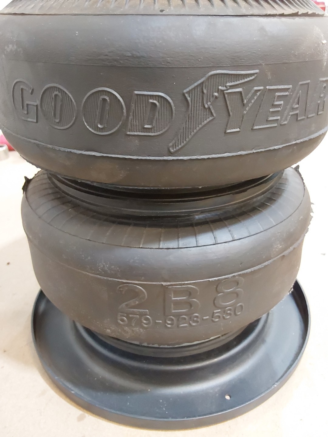 Goodyear 579-923-530 Air Spring 2B8