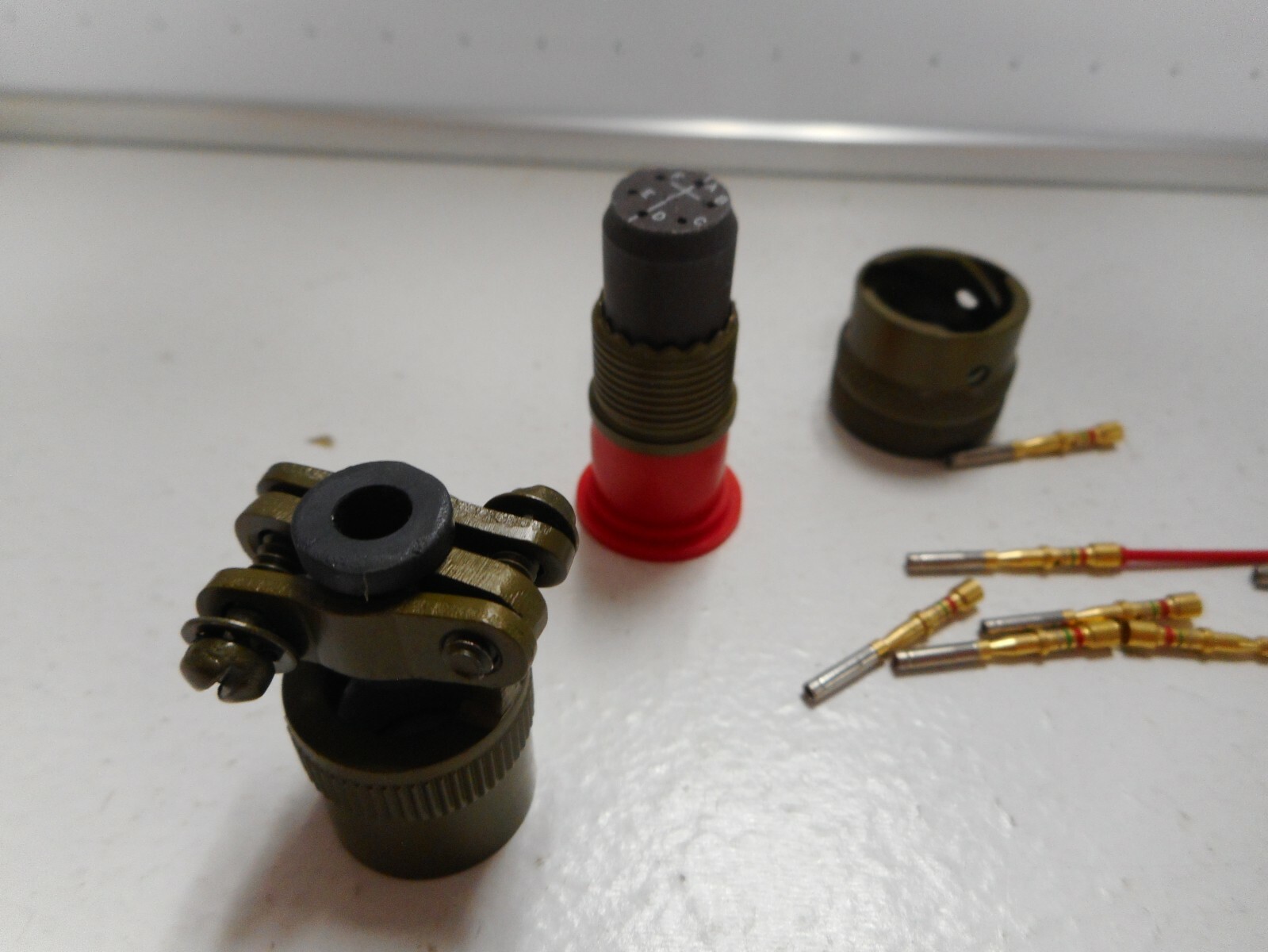 NOS MIL SPEC CONNECTOR MS3126F106S
