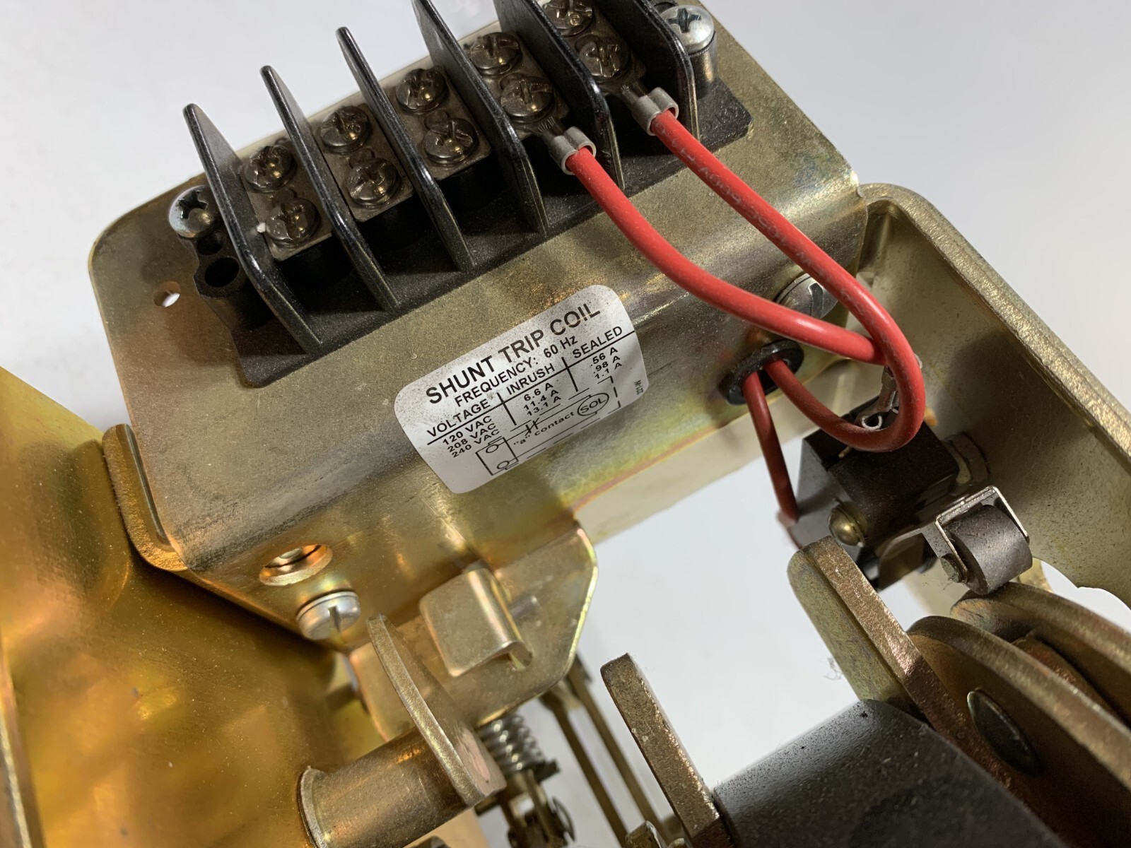 Shunt Trip Operator for 15kV 1600A Switchgear w/ Manual Lever & Coil