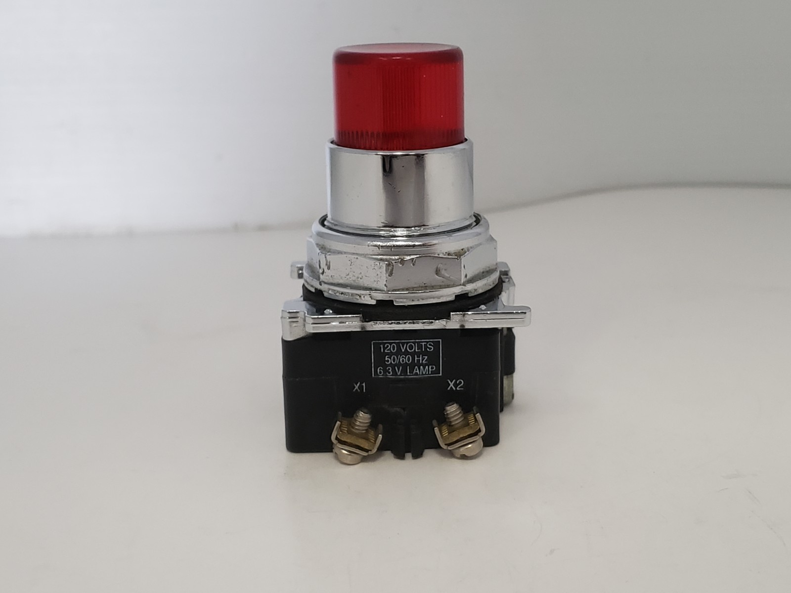 CUTLER HAMMER 10250T411-C21 PUSHBUTTON ILLUMINATED RED