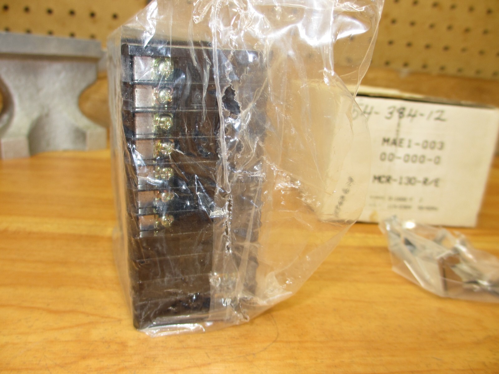 Barber Colman MAE1-003-00-000-0 *NEW* Temperature Controller 0-1600 Deg F 115V
